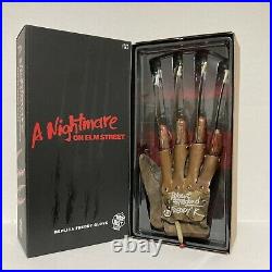 A Nightmare On Elm Street Freddy Krueger Signed Autograph Glove Robert Englund