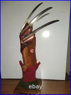 A Nightmare On Elm Street SIGNED Metal Freddy Krueger Glove Robert Englund COA