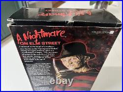 A Nightmare on Elm Street Replica Glove Freddy Krueger Deluxe Edition