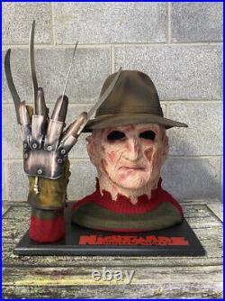 Freddy Krueger A Nightmare On Elm Street Mask Glove & Fedora Hat Display Stand