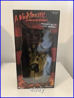 Freddy's Glove Prop Replica A Nightmare On Elm Street NECA