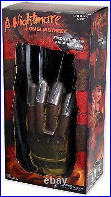 NECA Nightmare On Elm Street 1984 Freddy Glove Replica Bnib