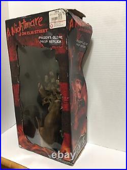 NECA Nightmare on Elm Street Freddy Krueger Replica Dream Warriors Glove