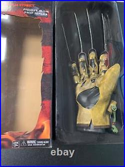 Neca Reel Toys A Nightmare On Elm Street Freddy Krueger Glove Replica Prop Open